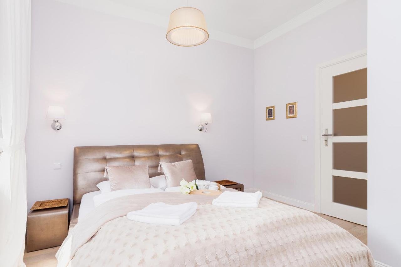 Modern Apartment Lubicz Krakow By Noclegi Renters ภายนอก รูปภาพ
