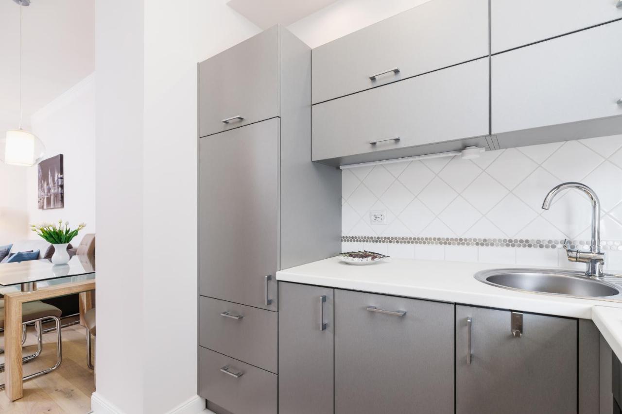 Modern Apartment Lubicz Krakow By Noclegi Renters ภายนอก รูปภาพ